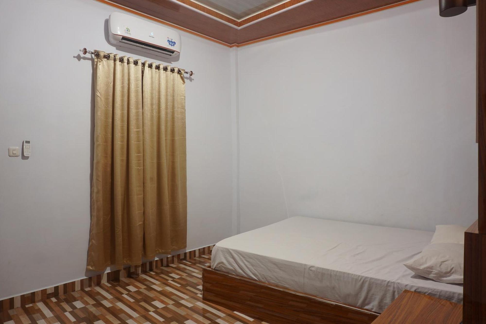 Oyo 93770 Pondom Danu 77 Hotel Kendari Ngoại thất bức ảnh